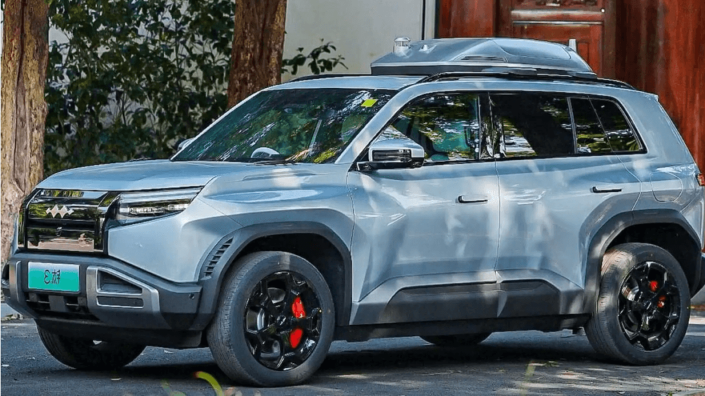 BYD Denza B3 com drone acoplado